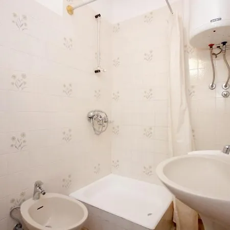 アパート With Wifi Trsteno, Dubrovnik - 8738 トルステノ